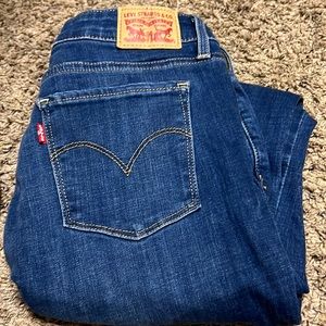 Levis